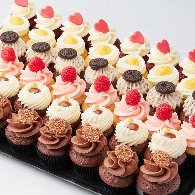 Mini cupcakes m/ logo i 6 smaker