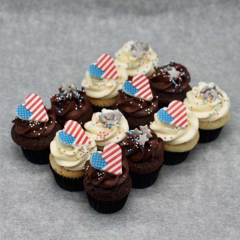 12 USA mini cupcakes