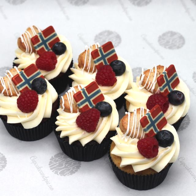 6 Cupcakes Norway 17 mai Kransekake