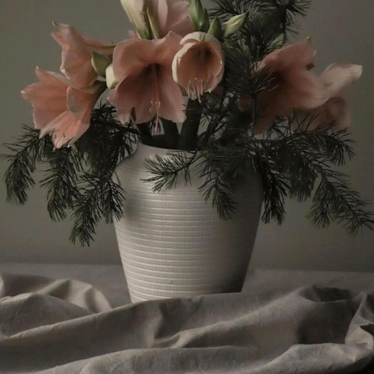 Willow vase