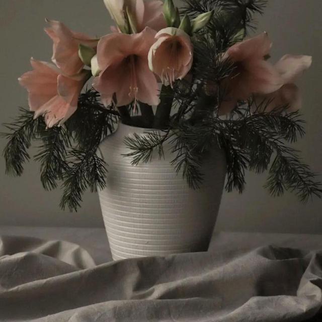 Willow vase