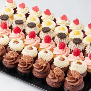 Mini cupcakes m/ logo i 6 smaker