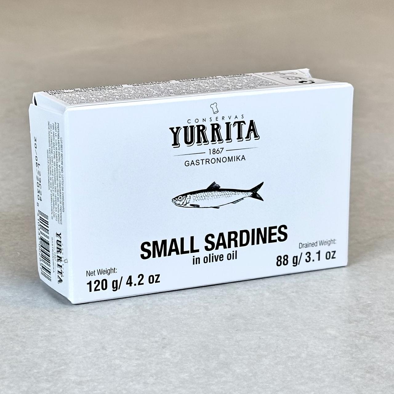 Små sardiner i olivenolje