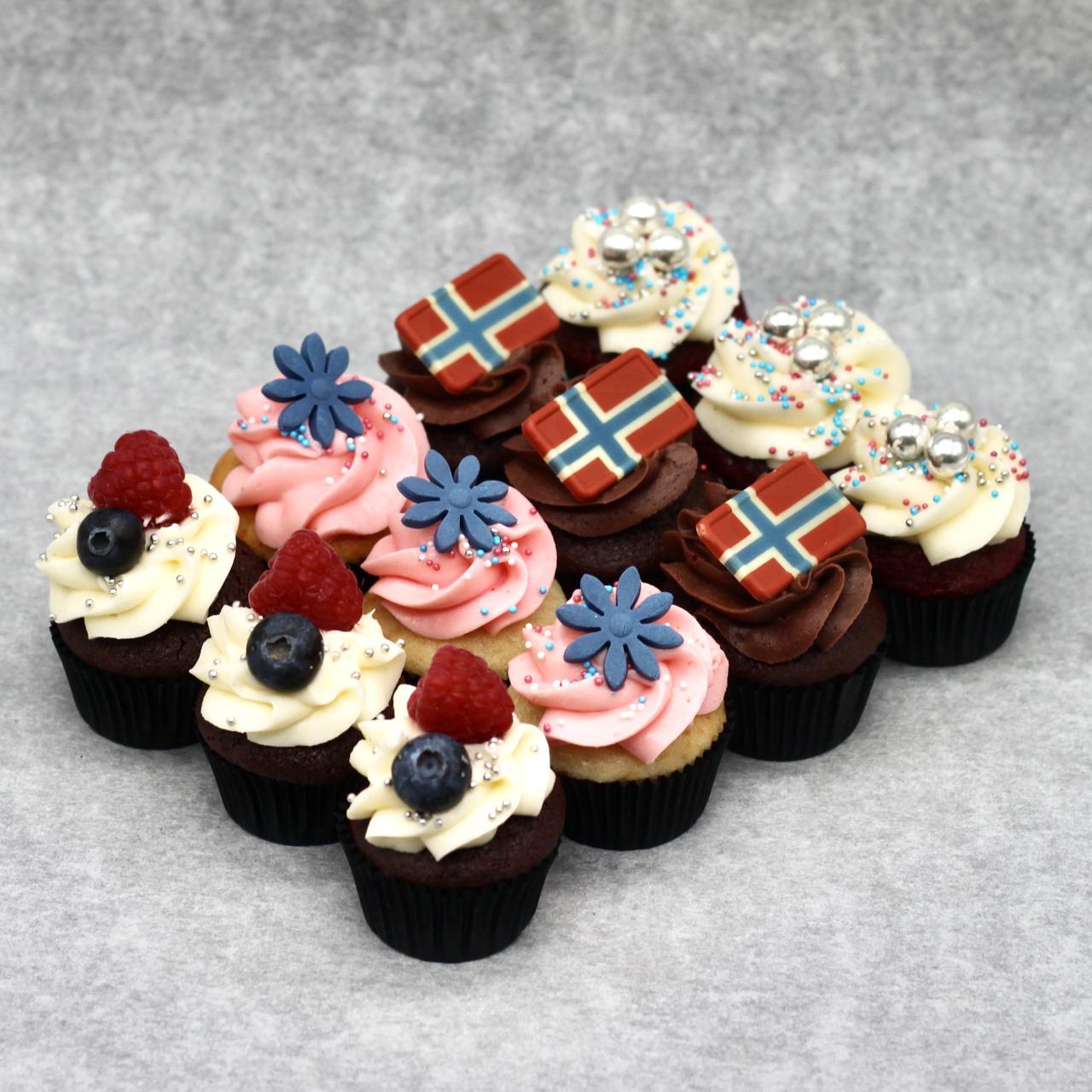 12 mini cupcakes Norway 17 mai