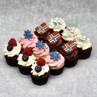 12 mini cupcakes Norway 17 mai