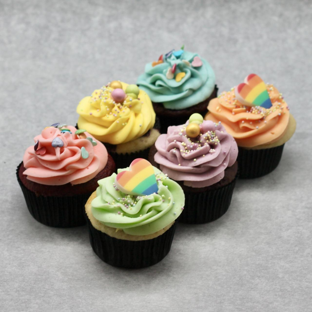 PRIDE 6 cupcakes